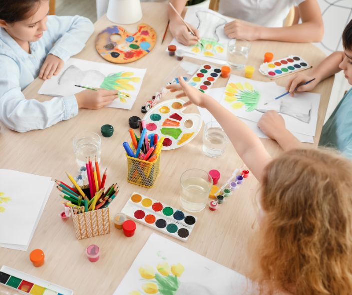 Instal·lacions d'art educació: Projecte pràctic a l'espai aula